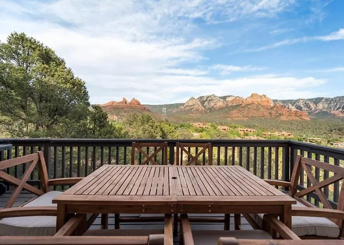 Luxury Uptown With Epic Views And Hot Tub Ferienhaus