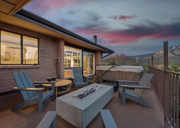 Luxury Uptown With Epic Views And Hot Tub *