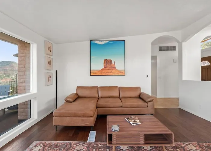Luxury Uptown With Epic Views And Hot Tub Sedona