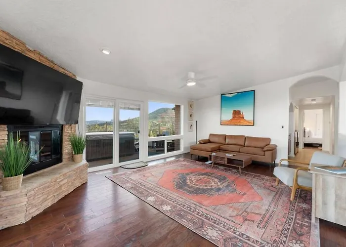 Luxury Uptown With Epic Views And Hot Tub