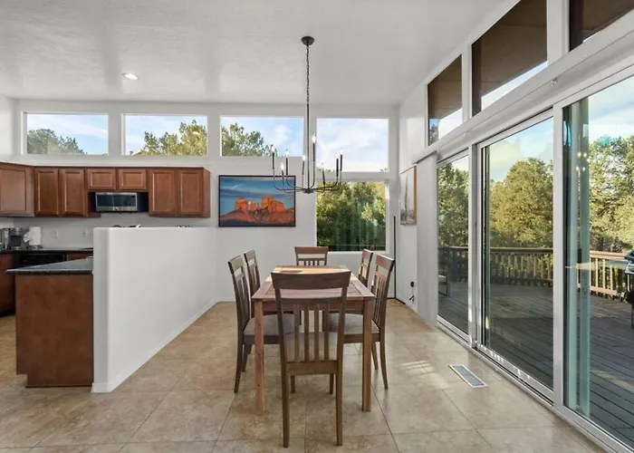 Luxury Uptown With Epic Views And Hot Tub Ferienhaus *