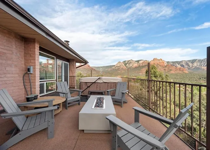 Luxury Uptown With Epic Views And Hot Tub *